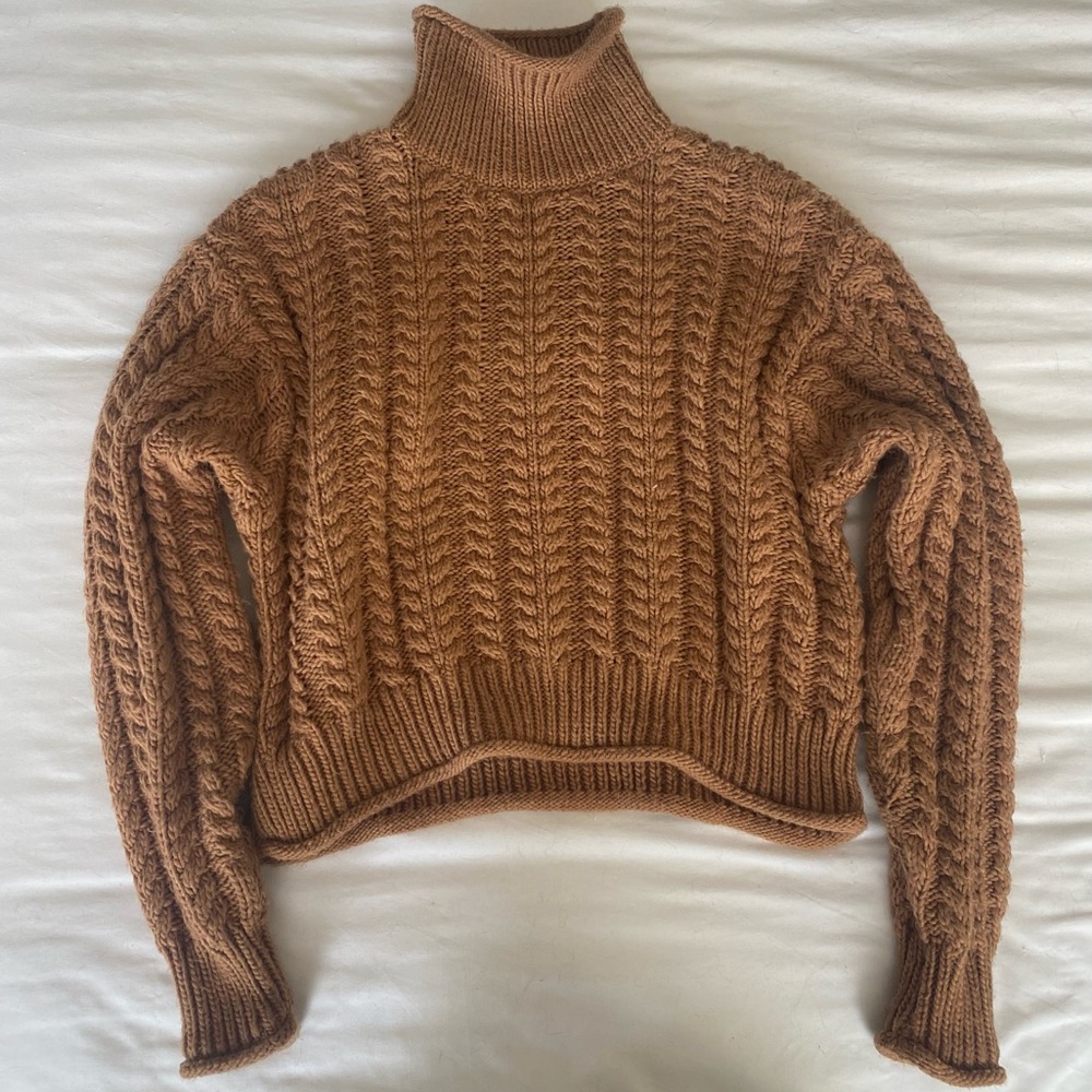 H&M SWEATER - Picture 2 of 9